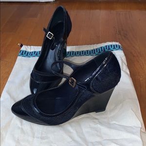 Size 6 Tory Burch navy wedge shoes